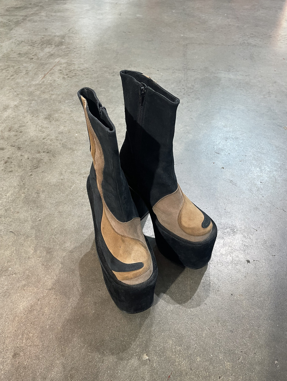 Vintage 70s Platform Suede Boots Size 6 very rare